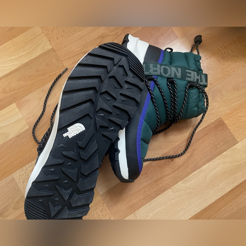 North Face Boot Size 7 New Without Box - image 1